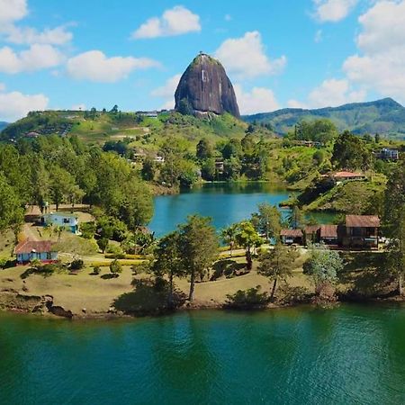 El Trebol Guest House Guatape Ngoại thất bức ảnh