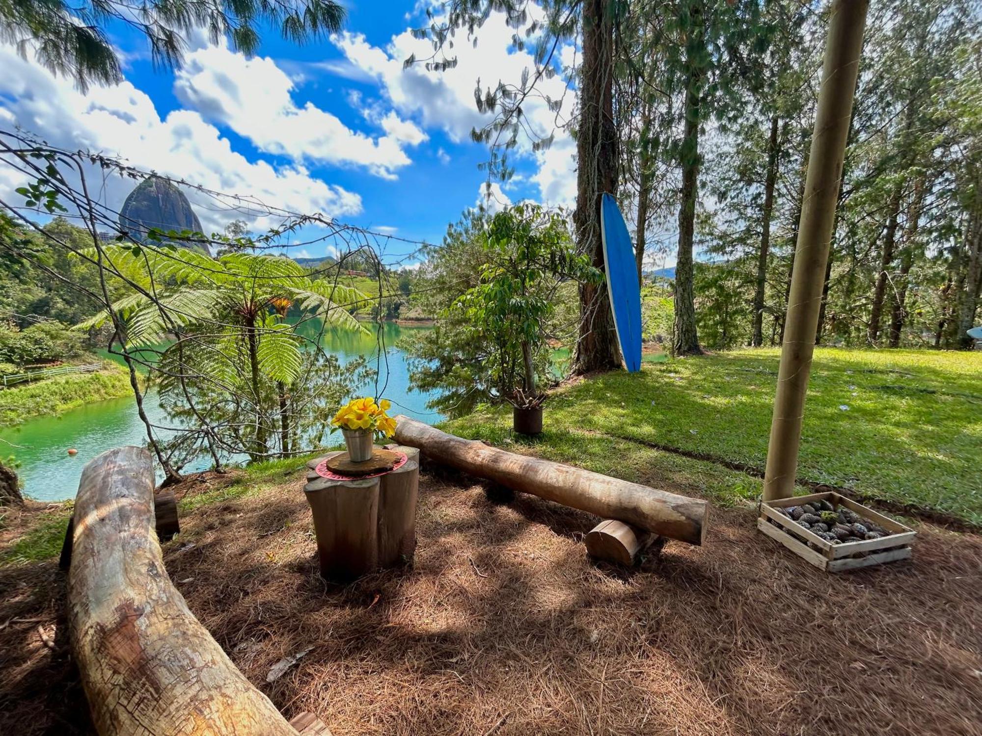 El Trebol Guest House Guatape Ngoại thất bức ảnh