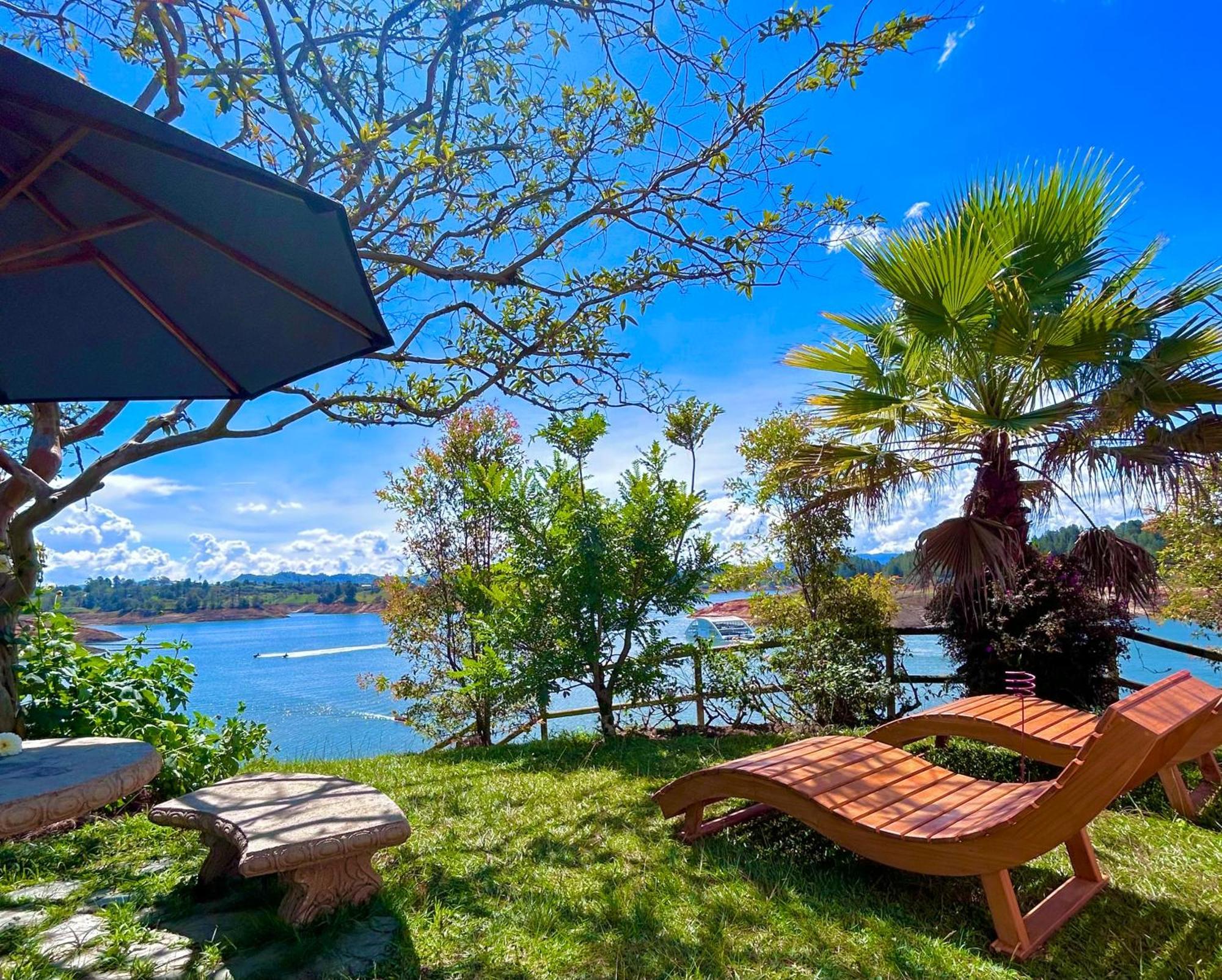 El Trebol Guest House Guatape Ngoại thất bức ảnh