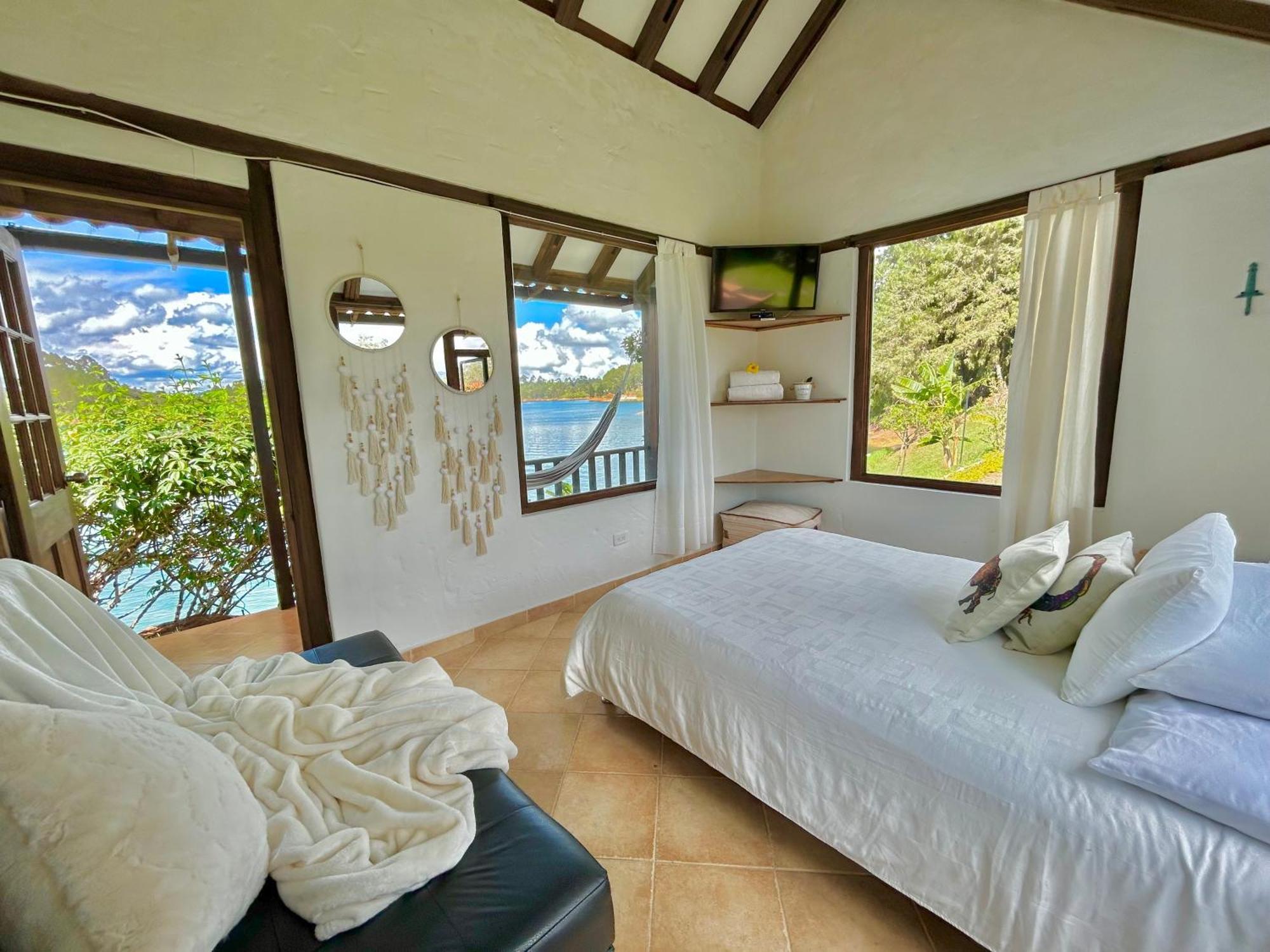 El Trebol Guest House Guatape Ngoại thất bức ảnh