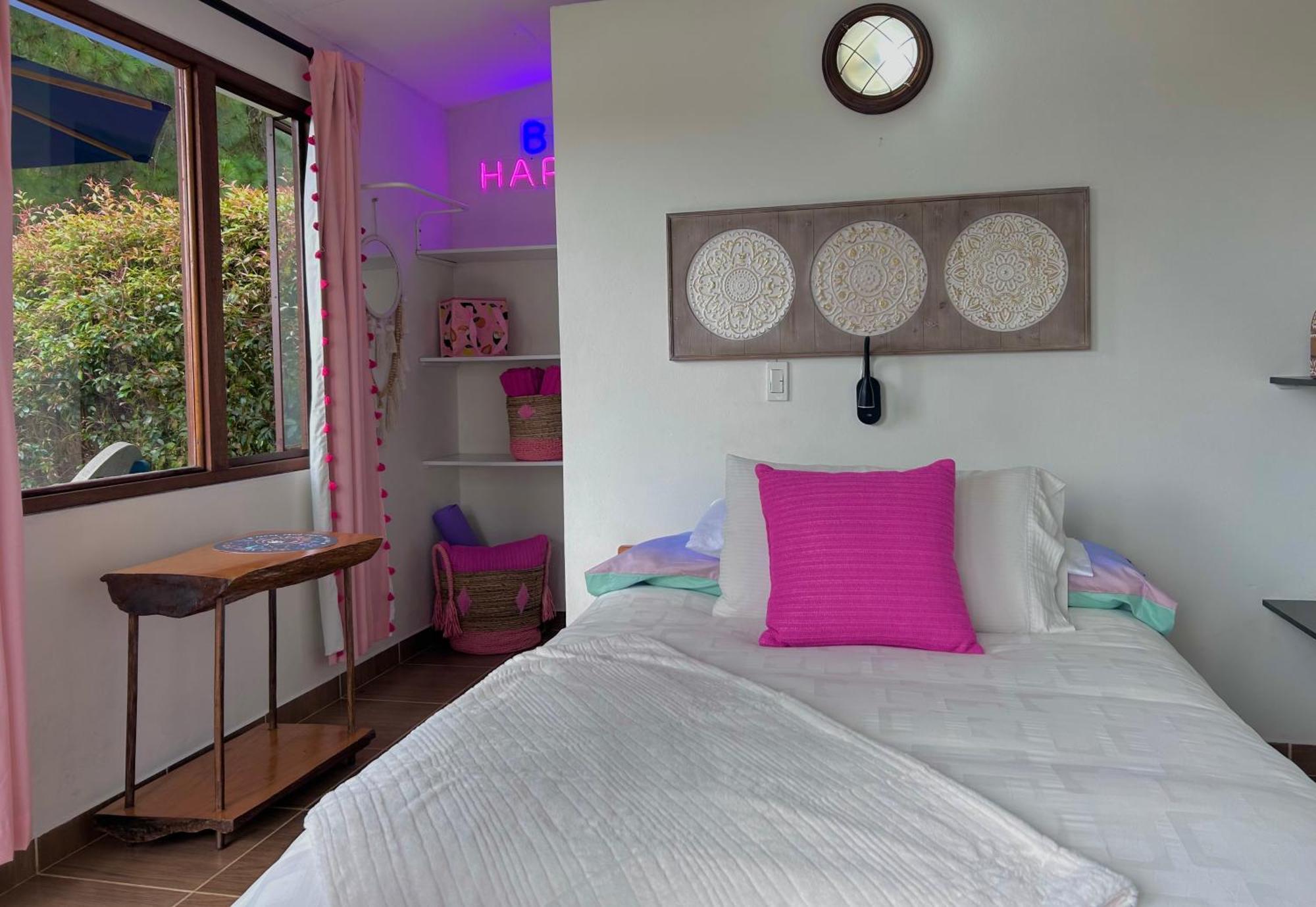 El Trebol Guest House Guatape Ngoại thất bức ảnh