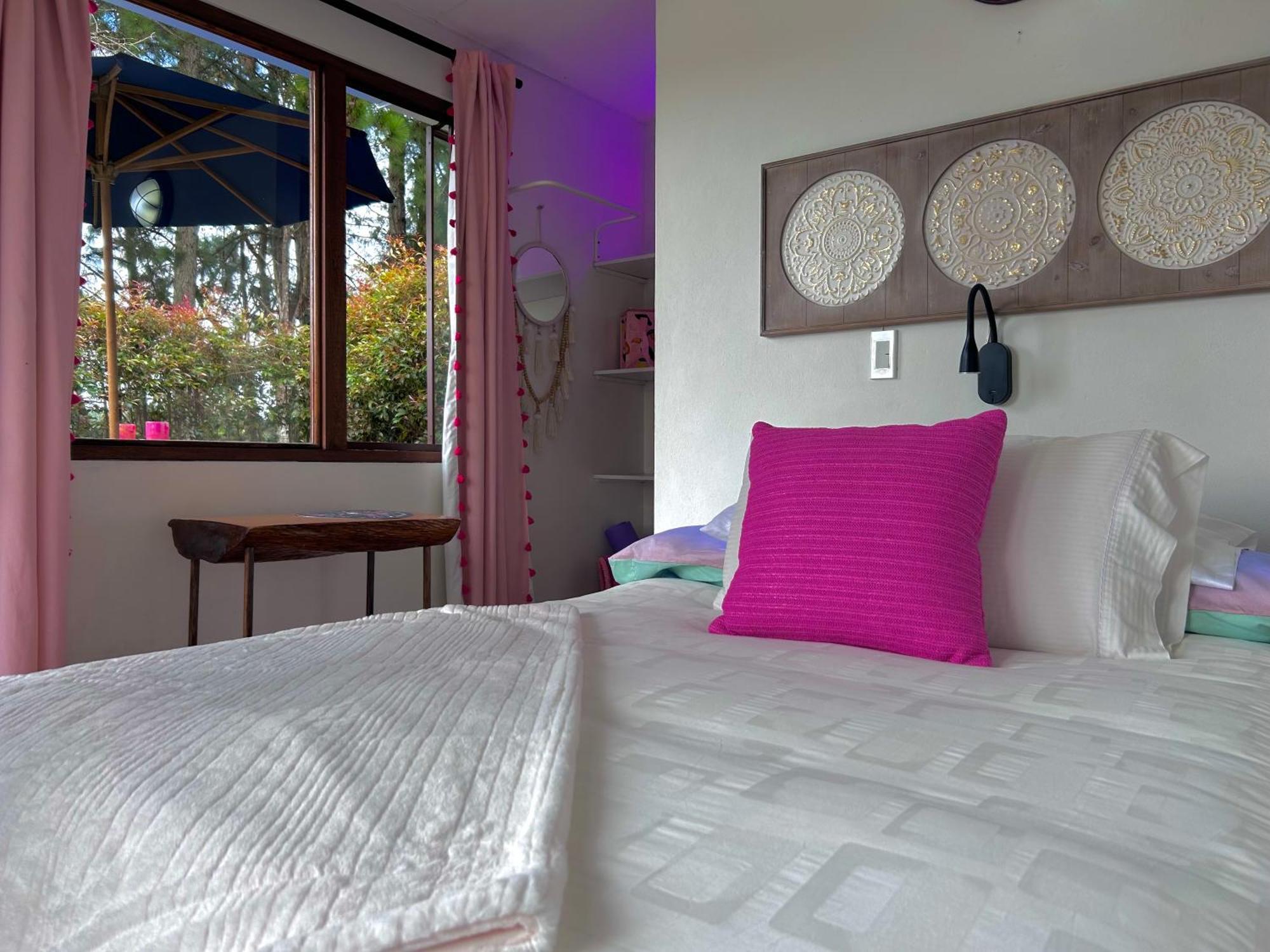 El Trebol Guest House Guatape Ngoại thất bức ảnh