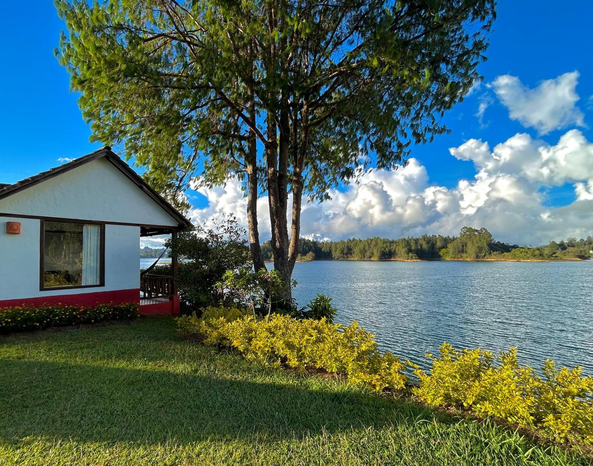 El Trebol Guest House Guatape Ngoại thất bức ảnh