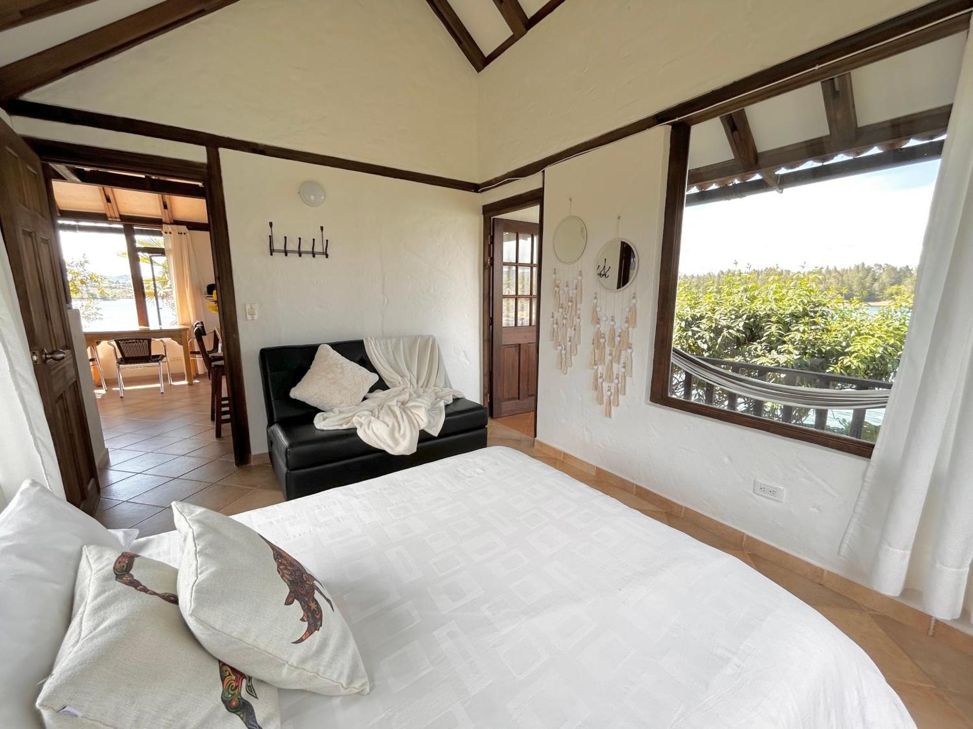 El Trebol Guest House Guatape Ngoại thất bức ảnh