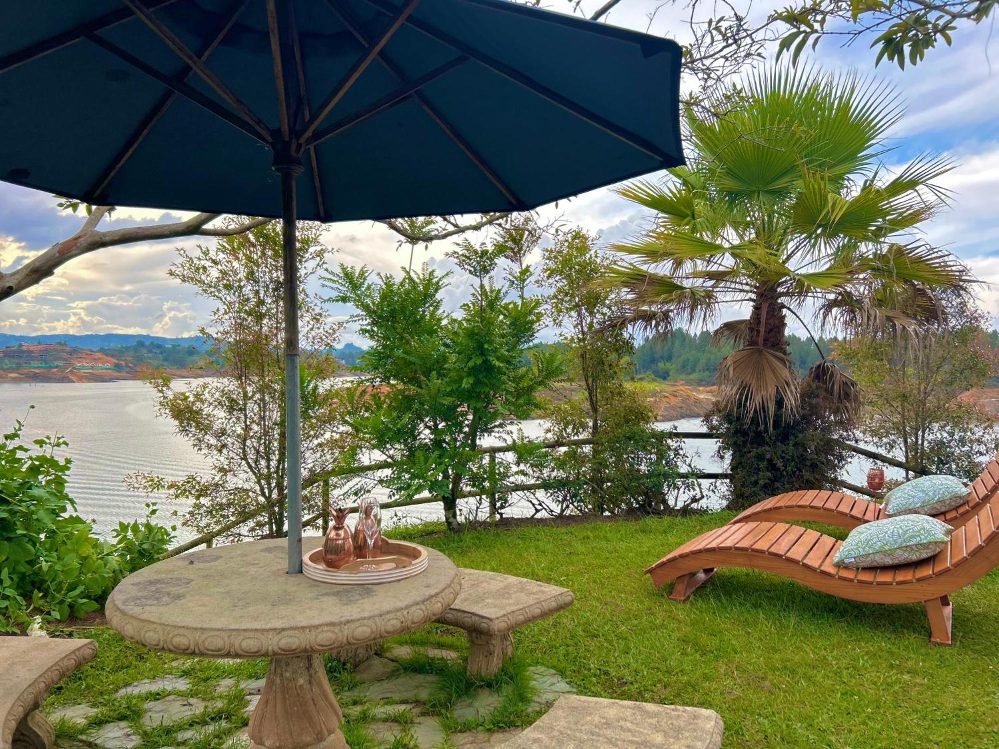 El Trebol Guest House Guatape Ngoại thất bức ảnh