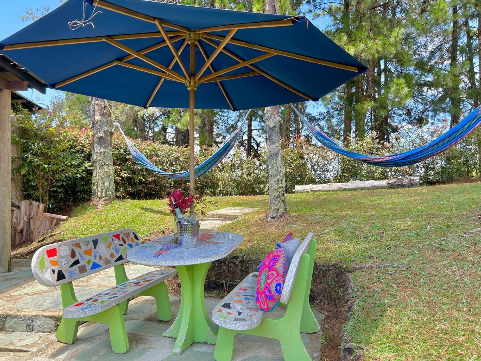 El Trebol Guest House Guatape Ngoại thất bức ảnh
