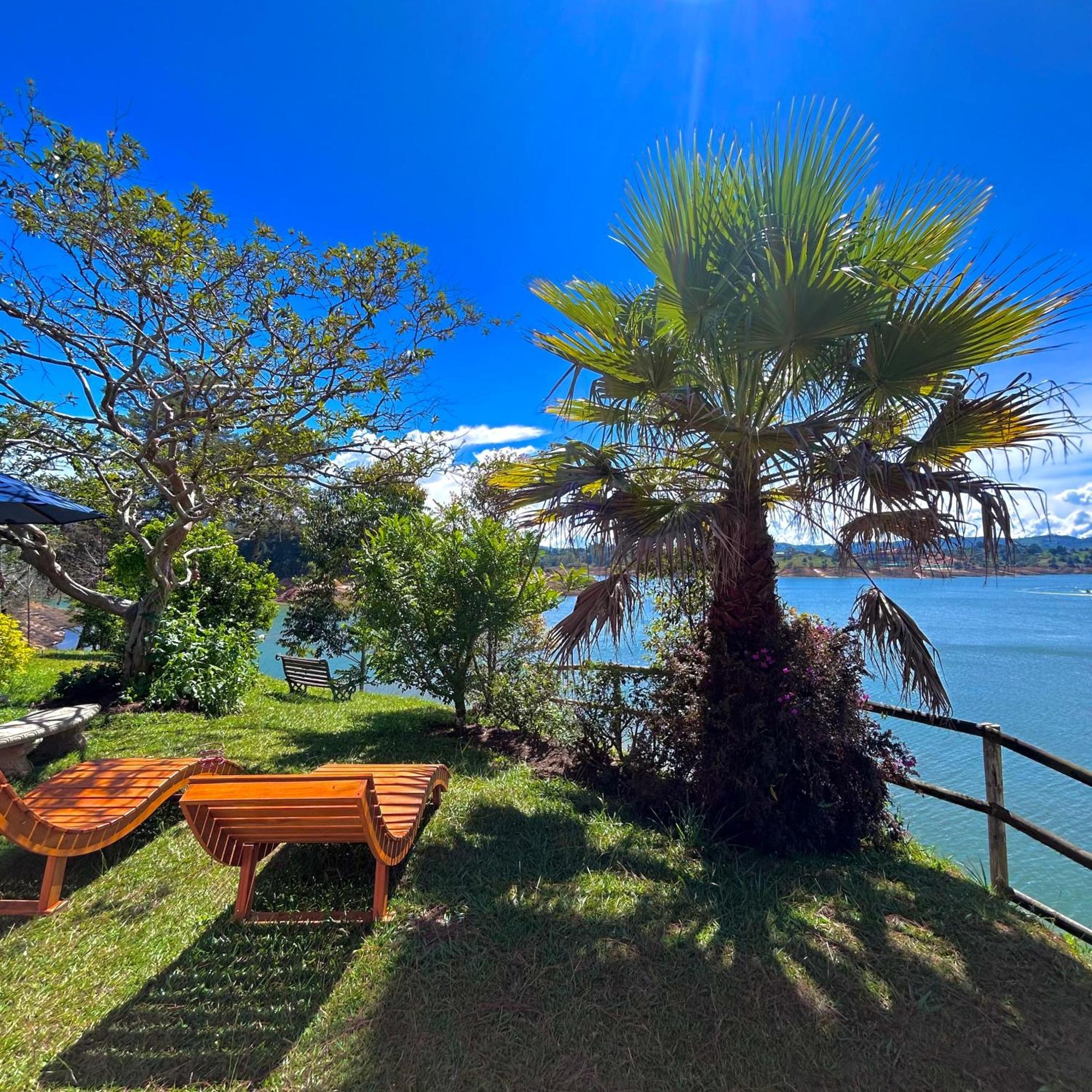 El Trebol Guest House Guatape Ngoại thất bức ảnh