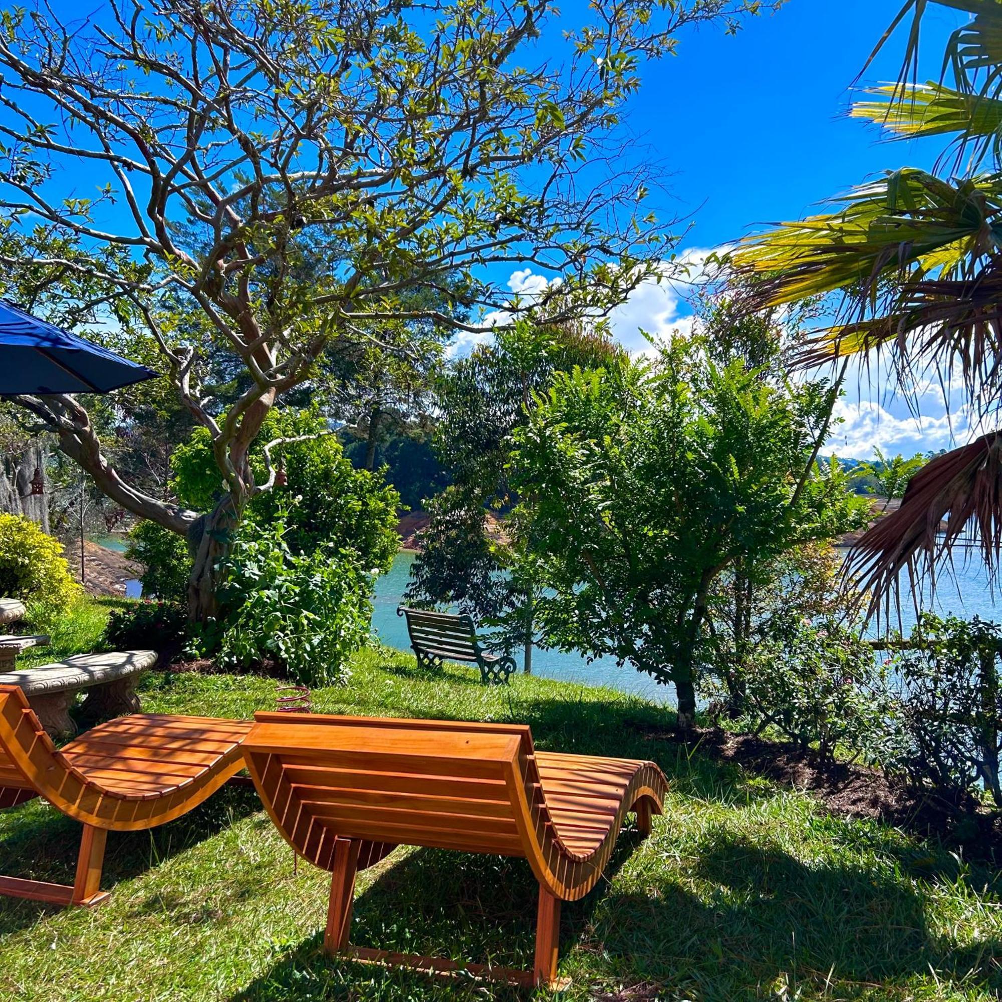 El Trebol Guest House Guatape Ngoại thất bức ảnh