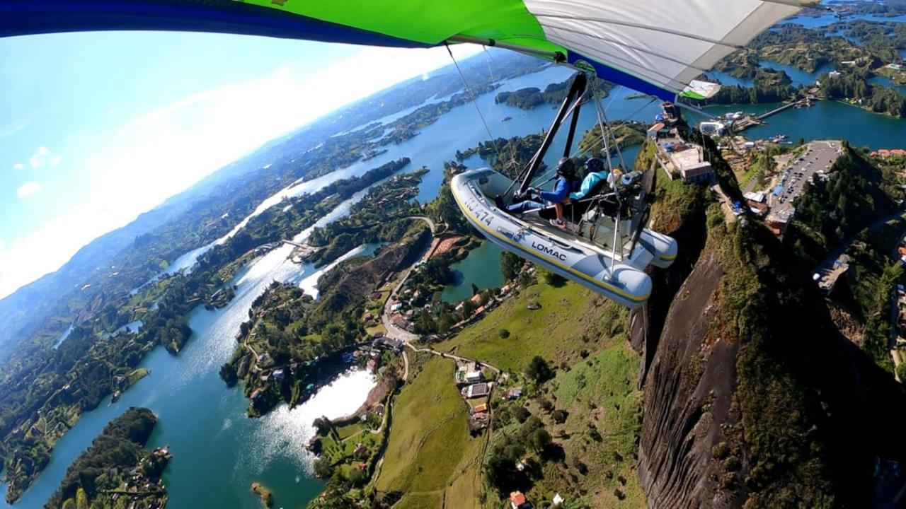 El Trebol Guest House Guatape Ngoại thất bức ảnh