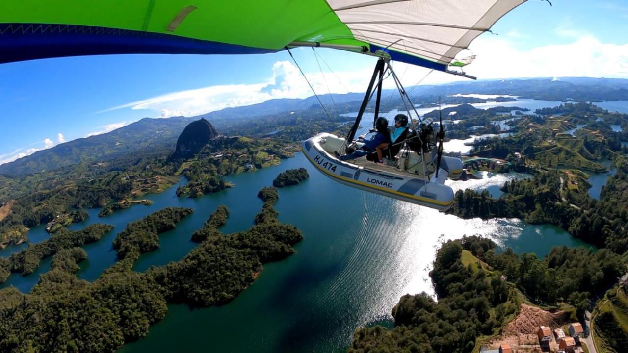 El Trebol Guest House Guatape Ngoại thất bức ảnh